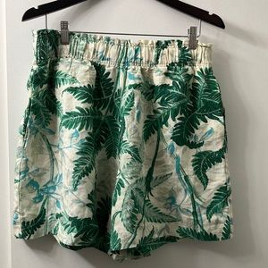 Ladies linen shorts!